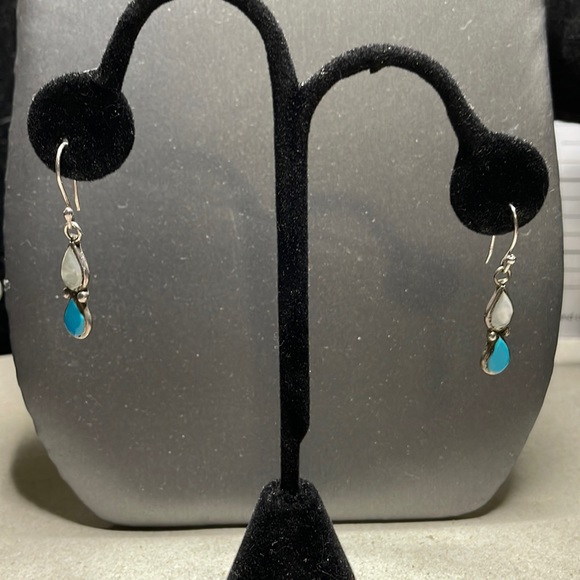 Sleeping beauty turquoise & Sterling Pair of earrings Zuni Signed JRS MOP - Picture 1 of 6